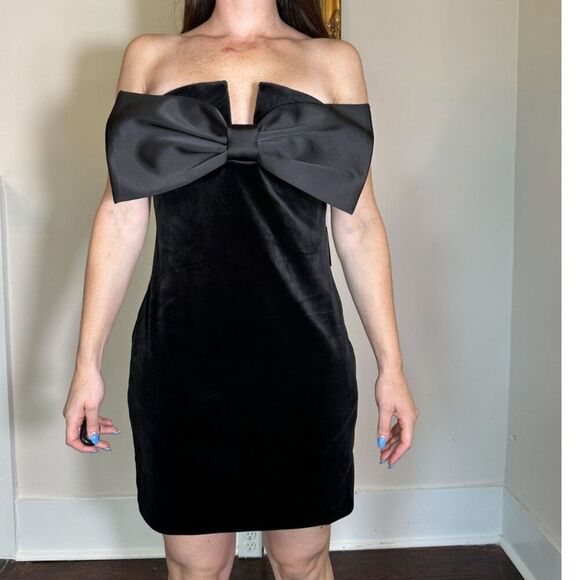 Express Strapless Black Mini Dress with Large Bow Size Medium NWT - Picture 3 of 6